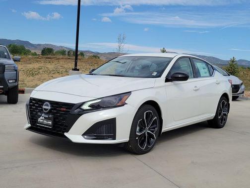 Pearl White Tricoat 2026 Nissan Altima SR AWD