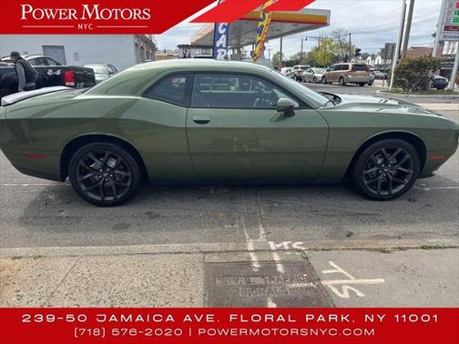 2022 Dodge Challenger SXT