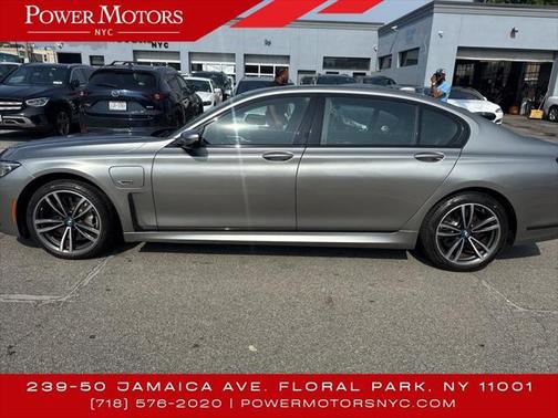2022 BMW 745e xDrive