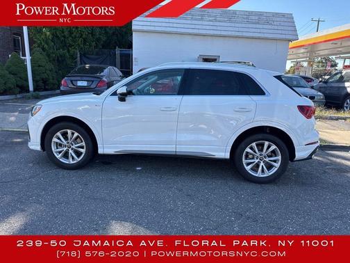 2022 Audi Q3 45 S line Premium