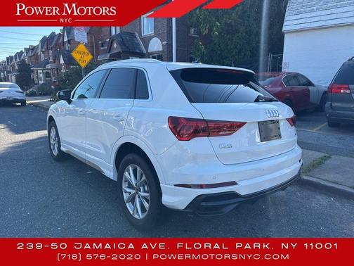 2022 Audi Q3 45 S line Premium