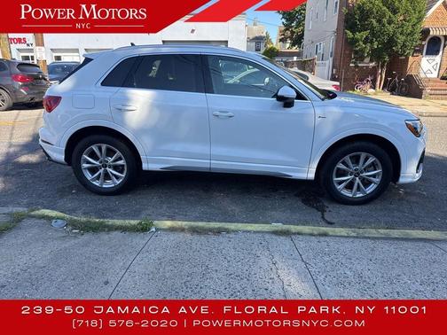 2022 Audi Q3 45 S line Premium