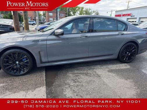 2022 BMW 740 i xDrive
