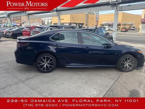 2022 Toyota Camry SE