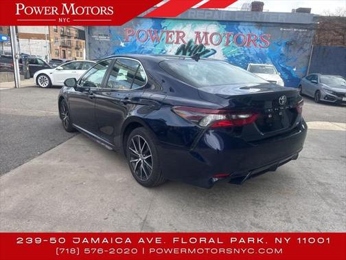 2022 Toyota Camry SE