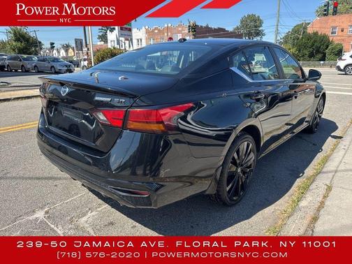 2022 Nissan Altima 2.5 SR