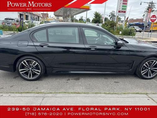 2022 BMW 750 i xDrive