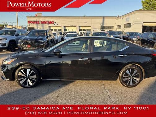 2022 Nissan Altima 2.5 SV