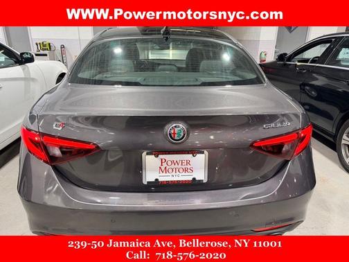 2022 Alfa Romeo Giulia Base