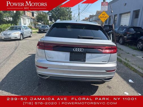 2022 Audi Q8 55 Premium Plus