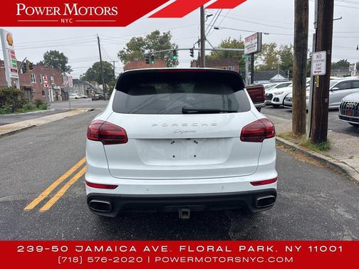 2017 Porsche Cayenne Platinum Edition