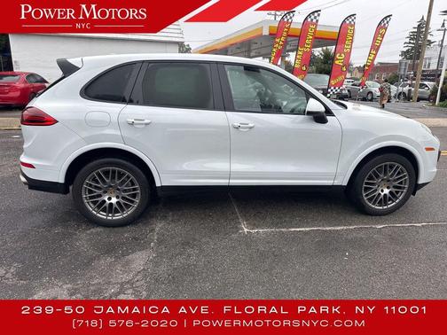 2017 Porsche Cayenne Platinum Edition