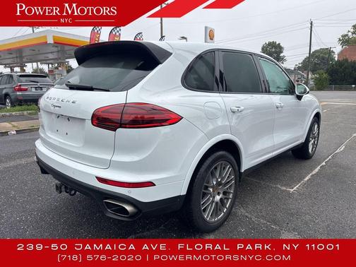 2017 Porsche Cayenne Platinum Edition