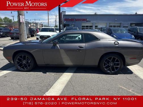 2022 Dodge Challenger SXT