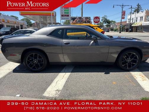 2022 Dodge Challenger SXT