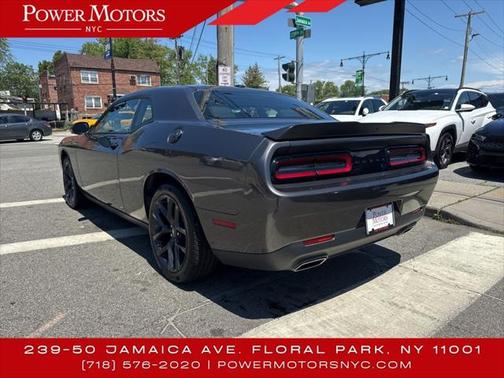 2022 Dodge Challenger SXT