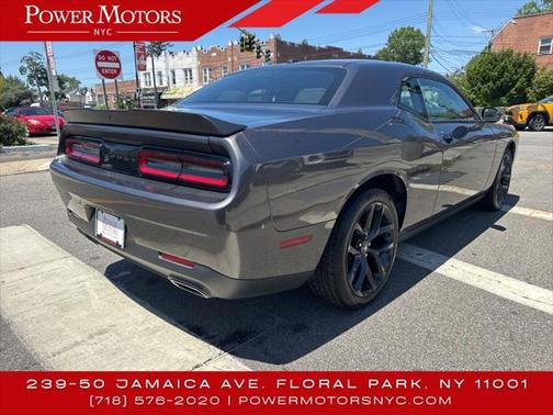 2022 Dodge Challenger SXT