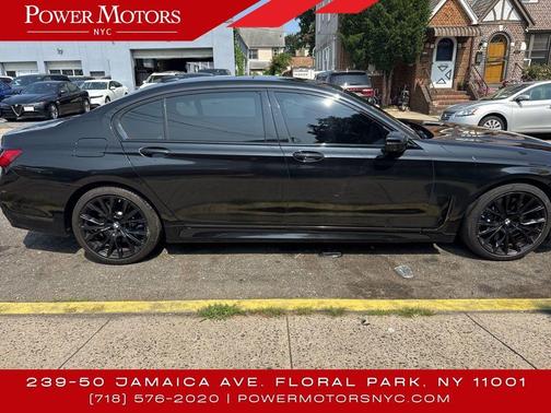 2022 BMW 750 i xDrive