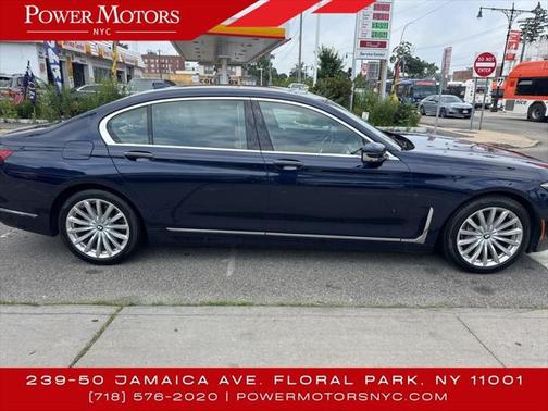 2022 BMW 740 i xDrive