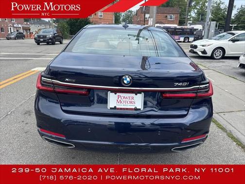 2022 BMW 740 i xDrive