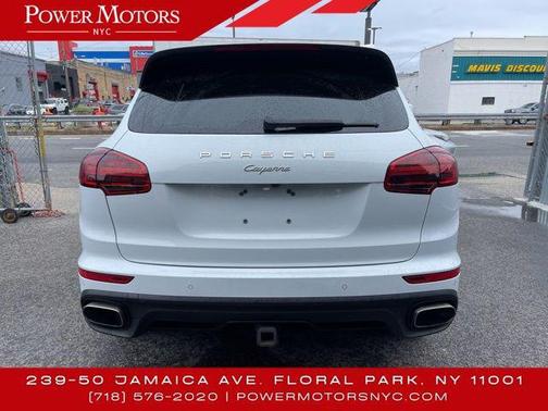 2017 Porsche Cayenne Platinum Edition