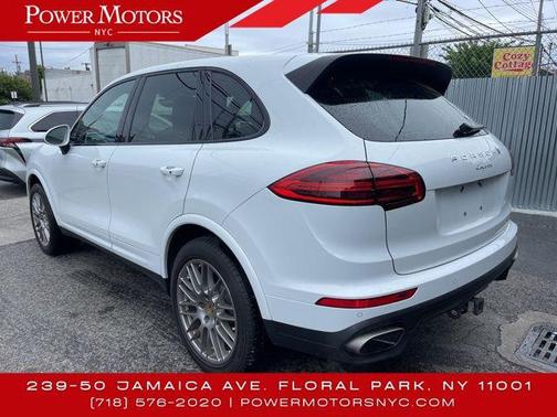 2017 Porsche Cayenne Platinum Edition