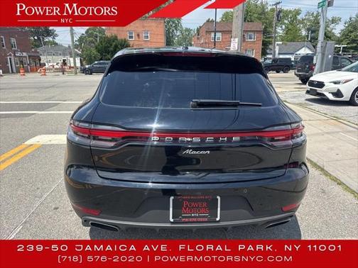 2021 Porsche Macan Base