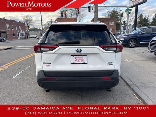 2021 Toyota RAV4 Hybrid XLE