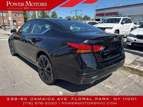 2022 Nissan Altima SR Intelligent AWD