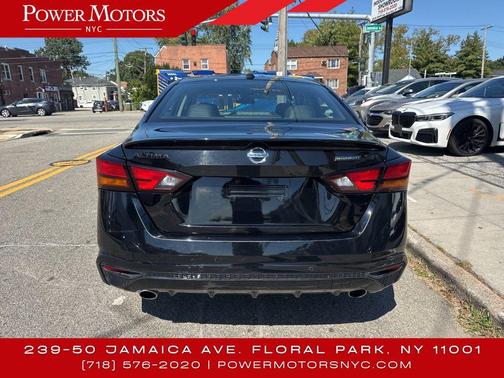 2022 Nissan Altima SR Intelligent AWD