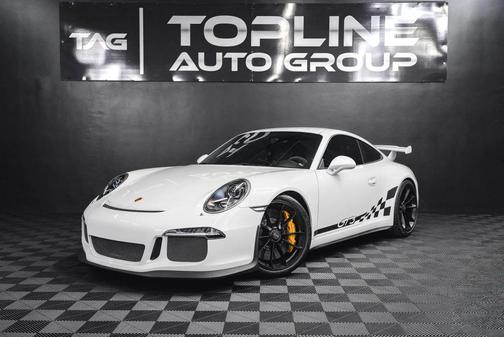 Guards Red 2015 Porsche 911 GT3