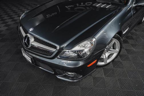 2009 Mercedes-Benz SL-Class SL 550 Roadster 2D