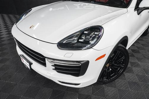 2015 Porsche Cayenne Turbo