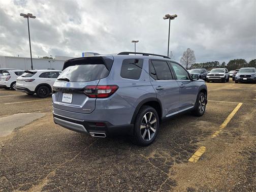 2025 Honda Pilot Touring 8-Passenger