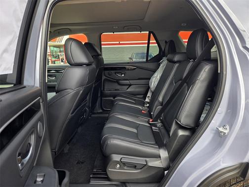 2025 Honda Pilot Touring 8-Passenger