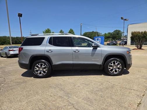 2023 GMC Acadia FWD SLT