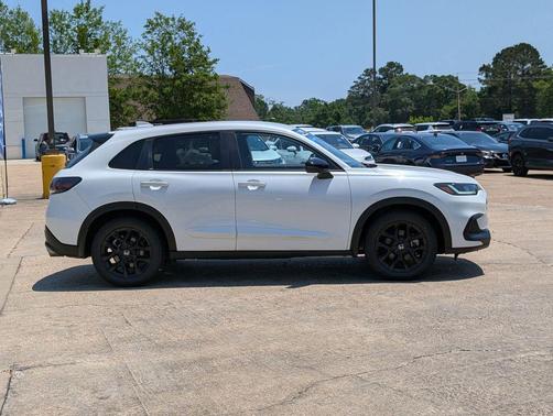 Platinum White Pearl 2024 Honda HR-V 2WD Sport