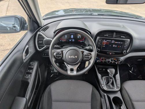 Gravity Gray 2024 Kia Soul LX