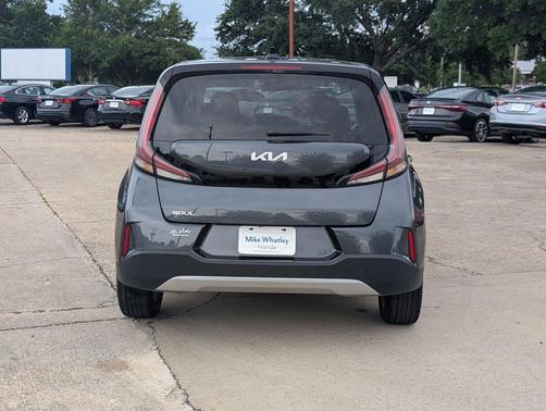 Gravity Gray 2024 Kia Soul LX