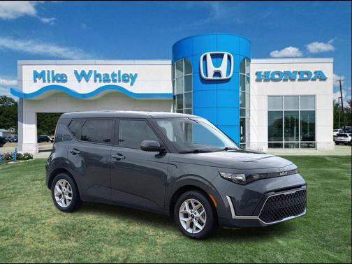 Gravity Gray 2024 Kia Soul LX