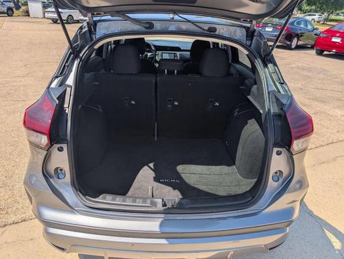 Gun Metallic 2021 Nissan Kicks S