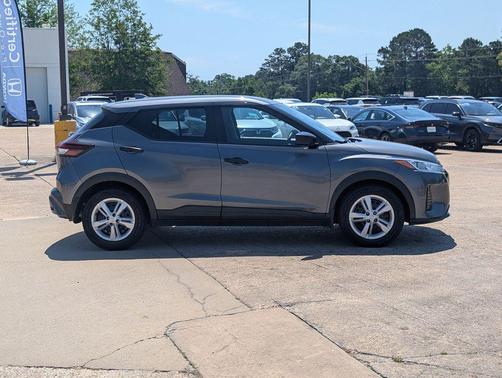 Gun Metallic 2021 Nissan Kicks S