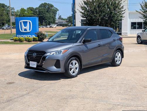 Gun Metallic 2021 Nissan Kicks S