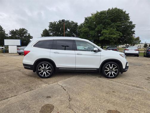 2022 Honda Pilot Touring 8-Passenger