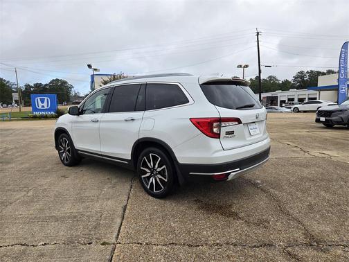 2022 Honda Pilot Touring 8-Passenger