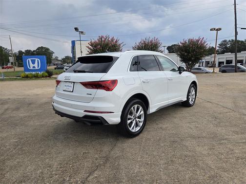 2023 Audi Q3 Premium 45 TFSI S line quattro Tiptronic