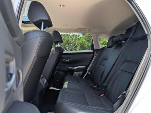 Platinum White 2027 Honda HR-V EX-L