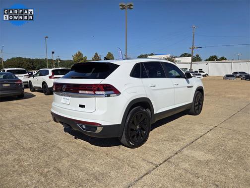 2024 Volkswagen Atlas Cross Sport 2.0T SE w/Technology