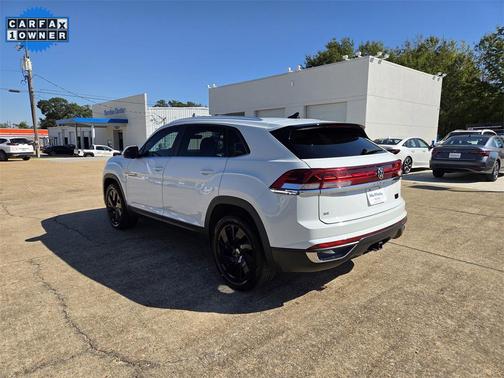 2024 Volkswagen Atlas Cross Sport 2.0T SE w/Technology
