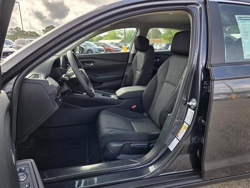 2025 Honda Accord LX 1.5T